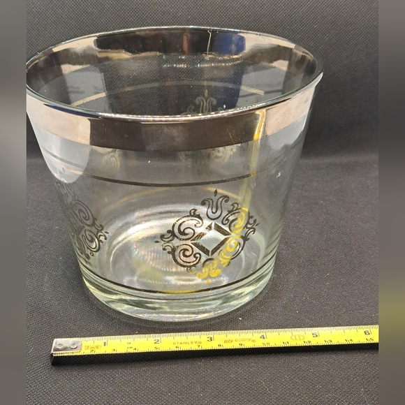 Vintage MCM, Dorothy Thorpe Style, Silver band ice bucket. - Picture 2 of 8